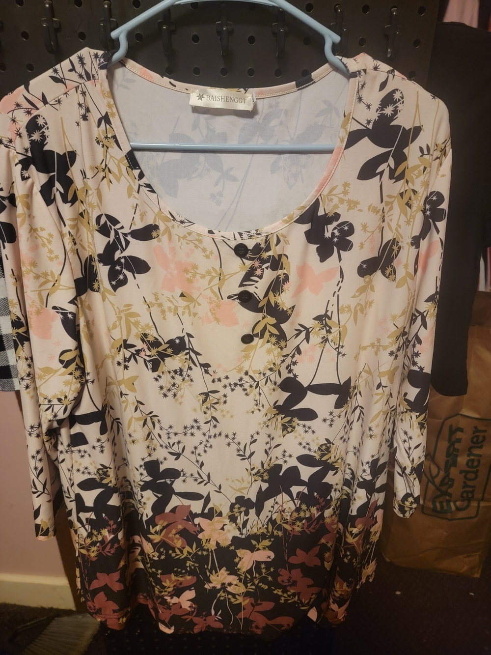 Women's Floral Scoop Neck Top in Cream and Black
